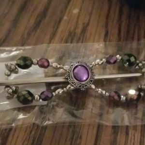 Violet #2689.  Medium clip from lilla rose (new)